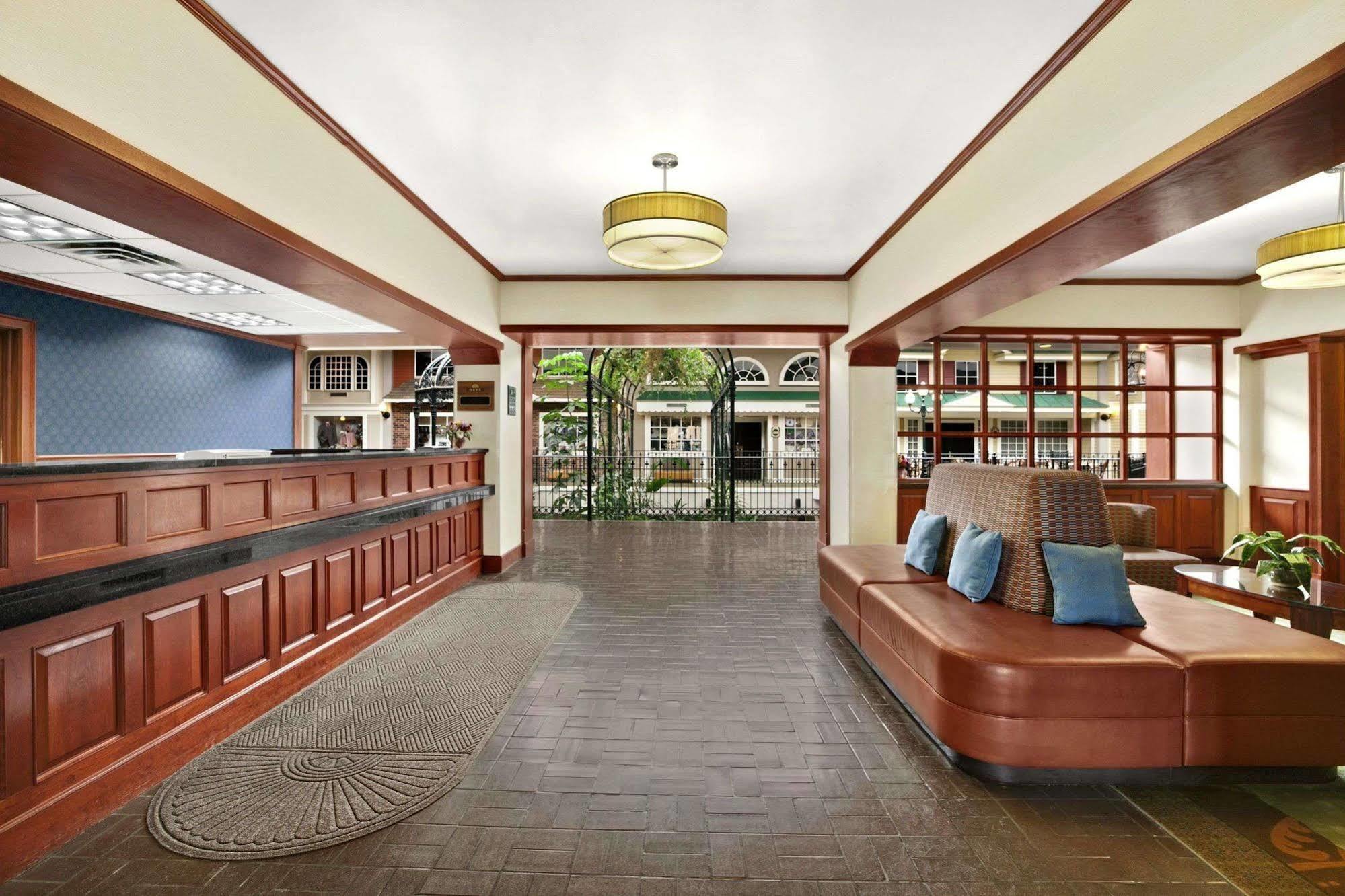 Days By Wyndham Penn State Hotel State College