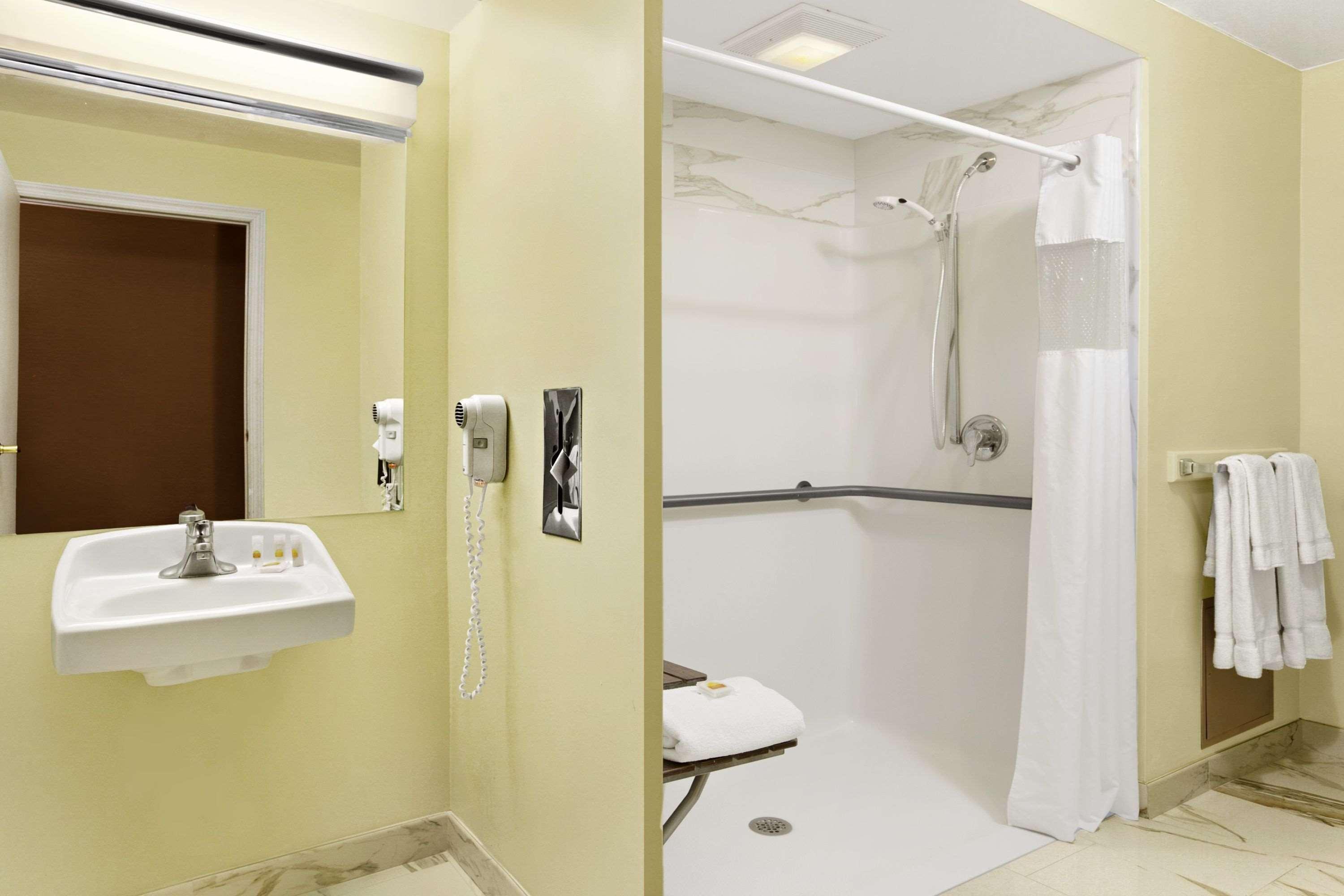 Hotel Days By Wyndham Penn State 3*