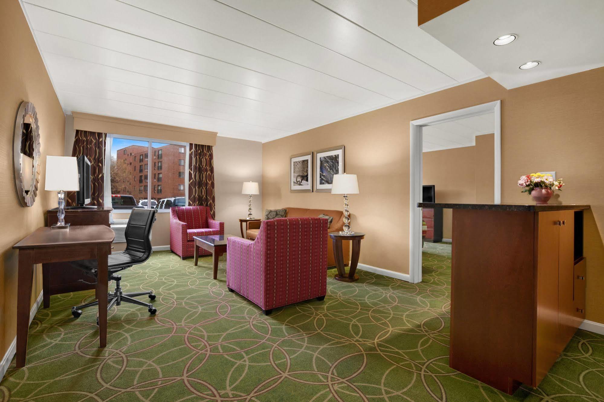 Days By Wyndham Penn State State College